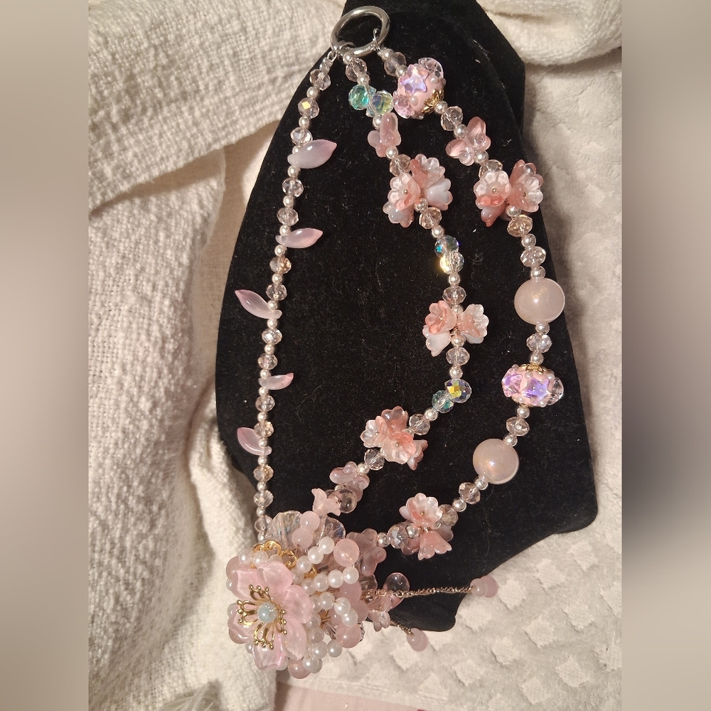 Elegant Pink Floral Handbag Chain